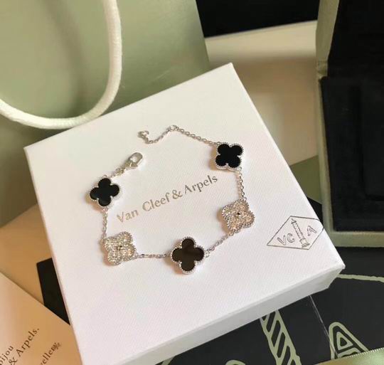Van Cleef & Arpels bracelet 0528