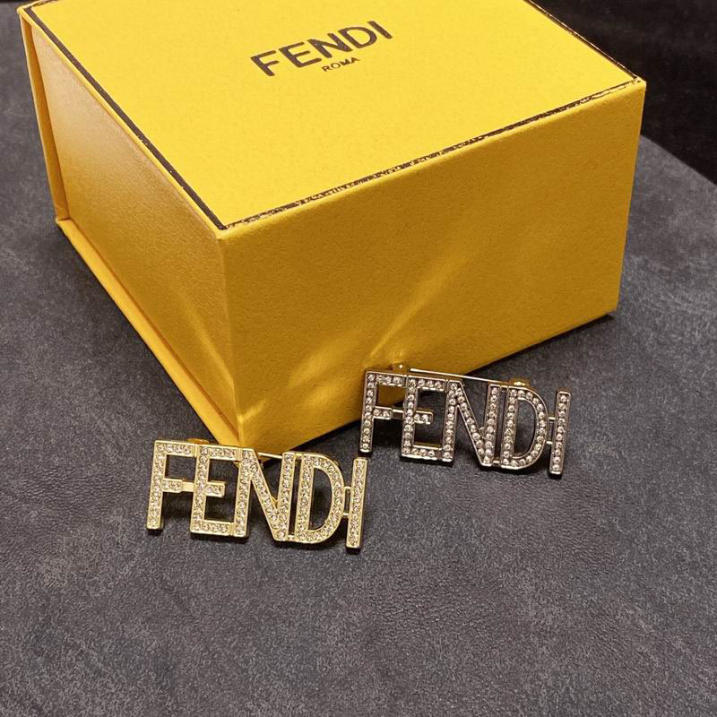 Fendi brooch 0522