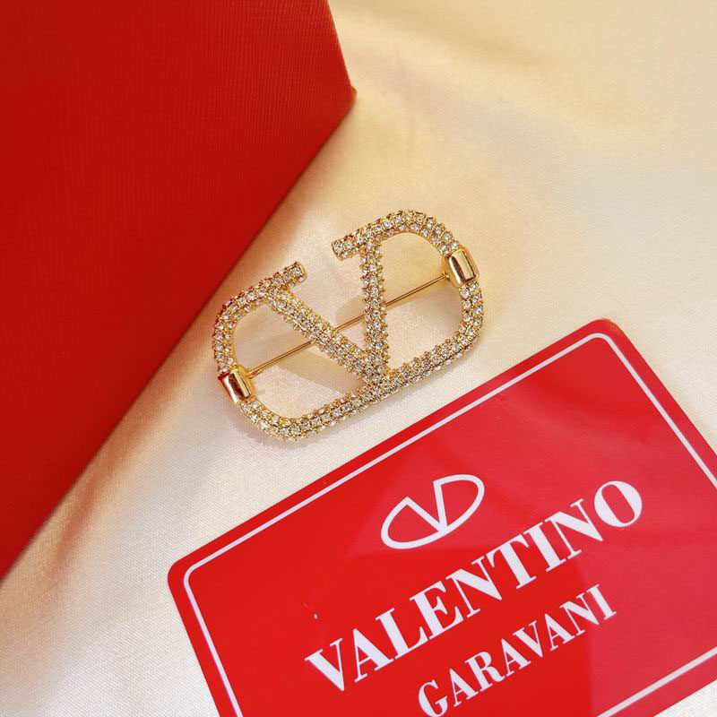 Valentino brooch 0528