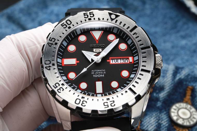 Seiko men 43mm M03